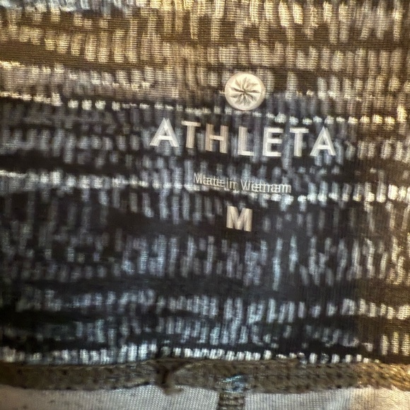 🖤 **Athleta Black & White Printed Leggings – Size M** 🤍 - Picture 3 of 6